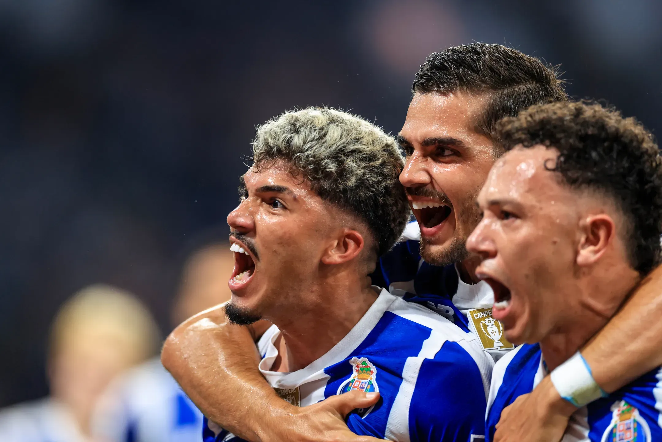 FC Porto vence com reviravolta 